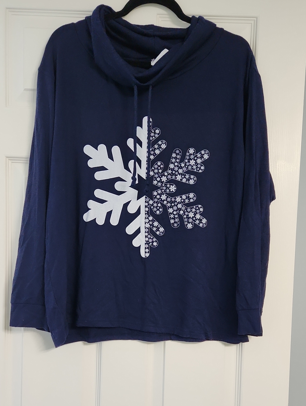 Source Unknown Navy Cowlneck Snowflake Pullover